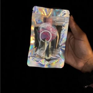 2 Lipglosses and eyelash serum bundle